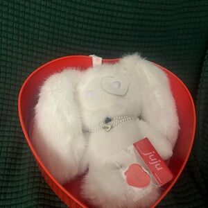 White CJ Hendry Juju sold out rare